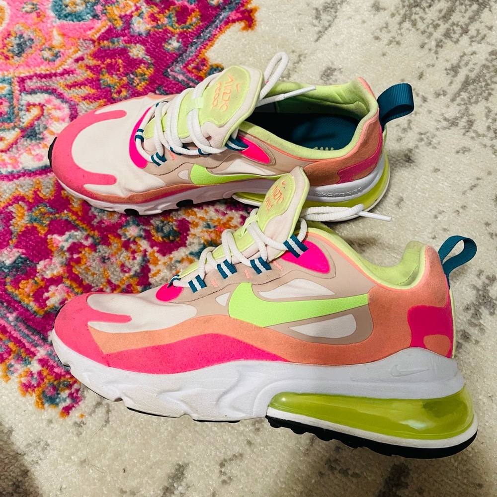 Nike 270